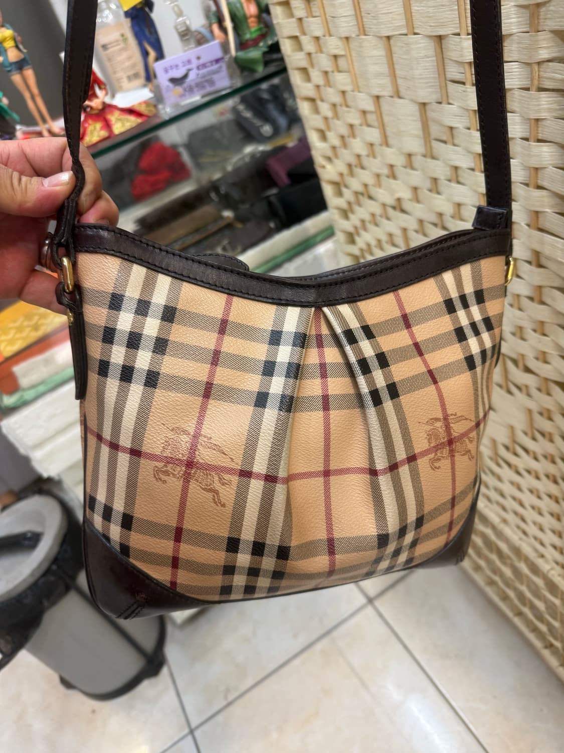 정품 버버리 노바체크 크로스백 팝니다 상품이미지3