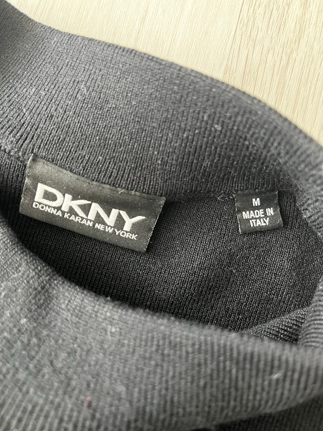 DKNY 디케이엔와이 / 반폴라 니트 / 블랙 / 사이즈 M 상품이미지2