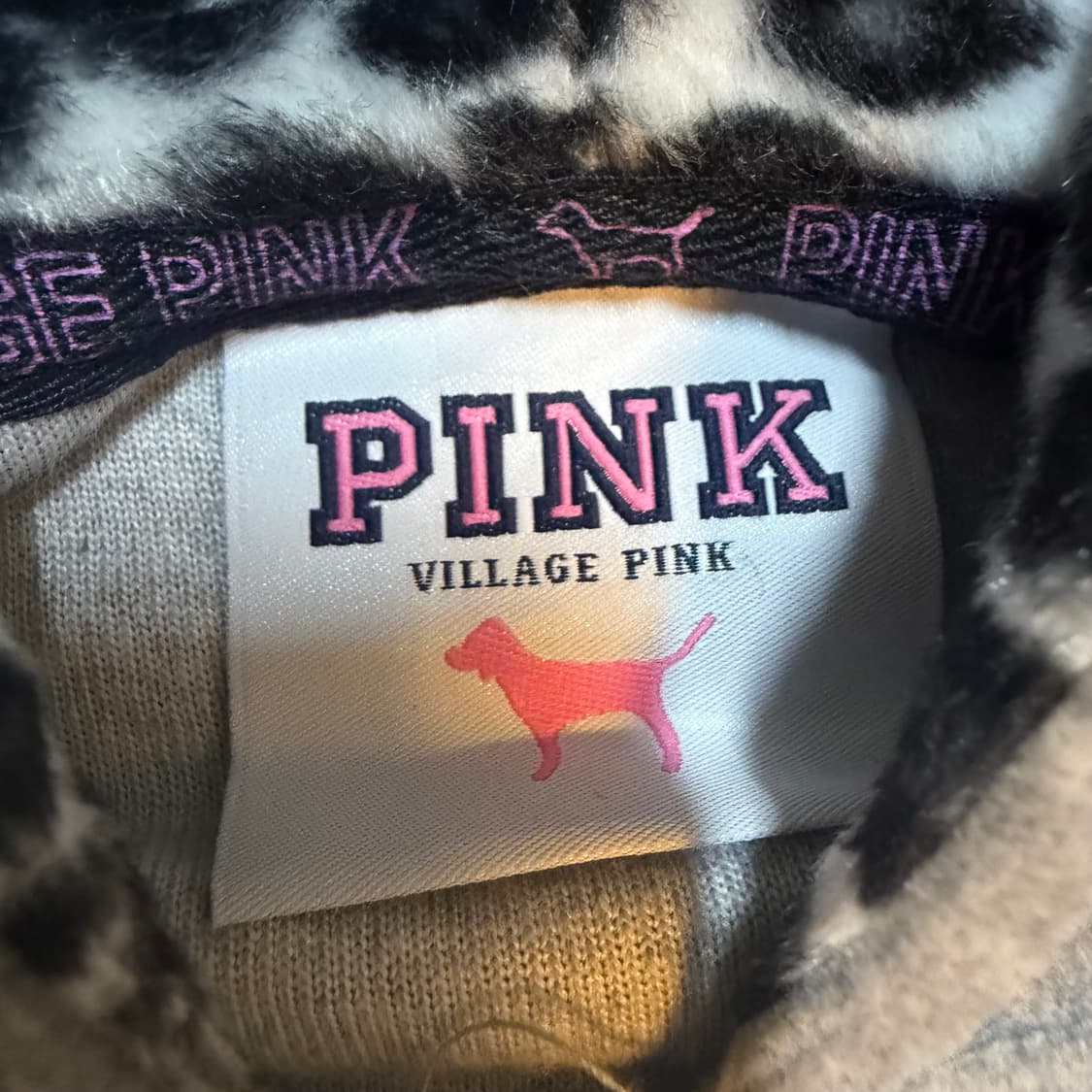 빅토리아 시크릿 그레이 레오파드 벨벳 후드집업 상품이미지3