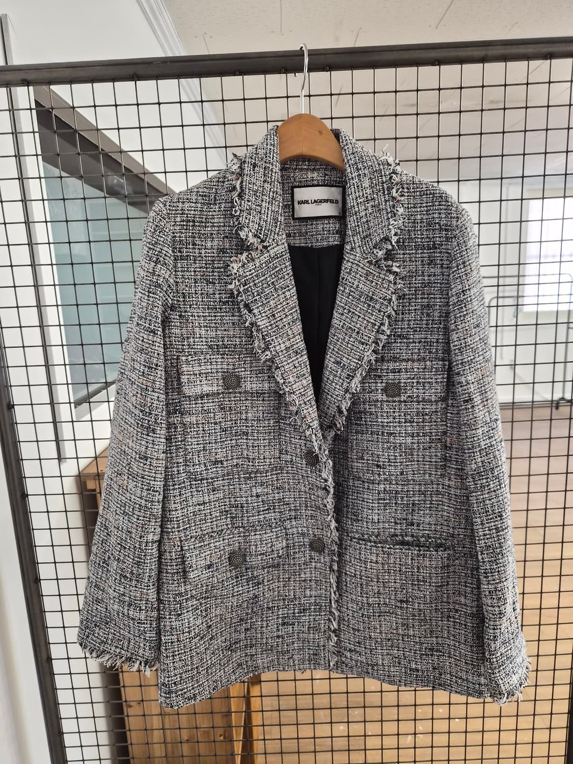 55) 칼 라거펠트 트위드 자켓 팝니다 상품이미지1