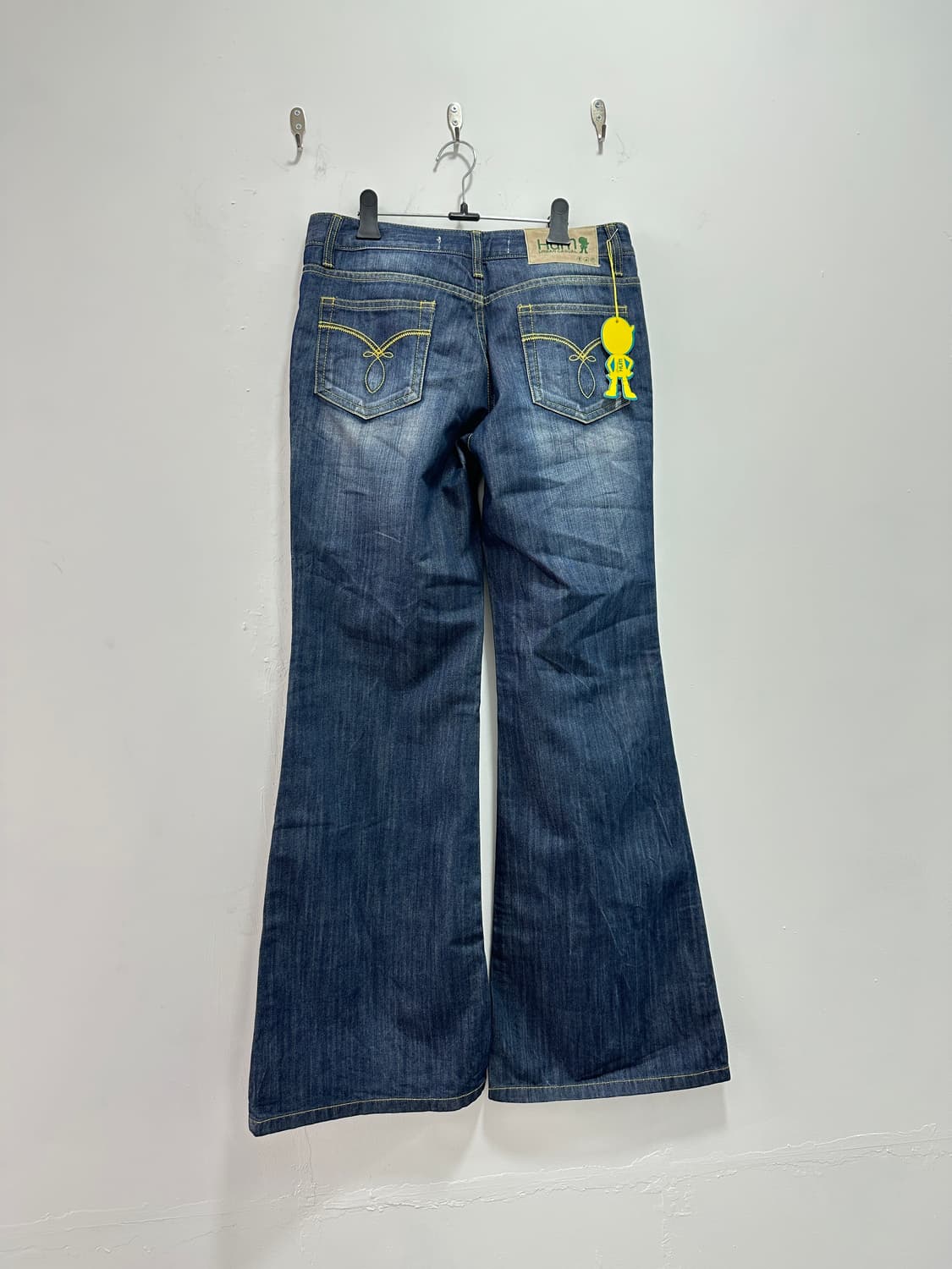 HUM raw denim flare cut denim  상품이미지7
