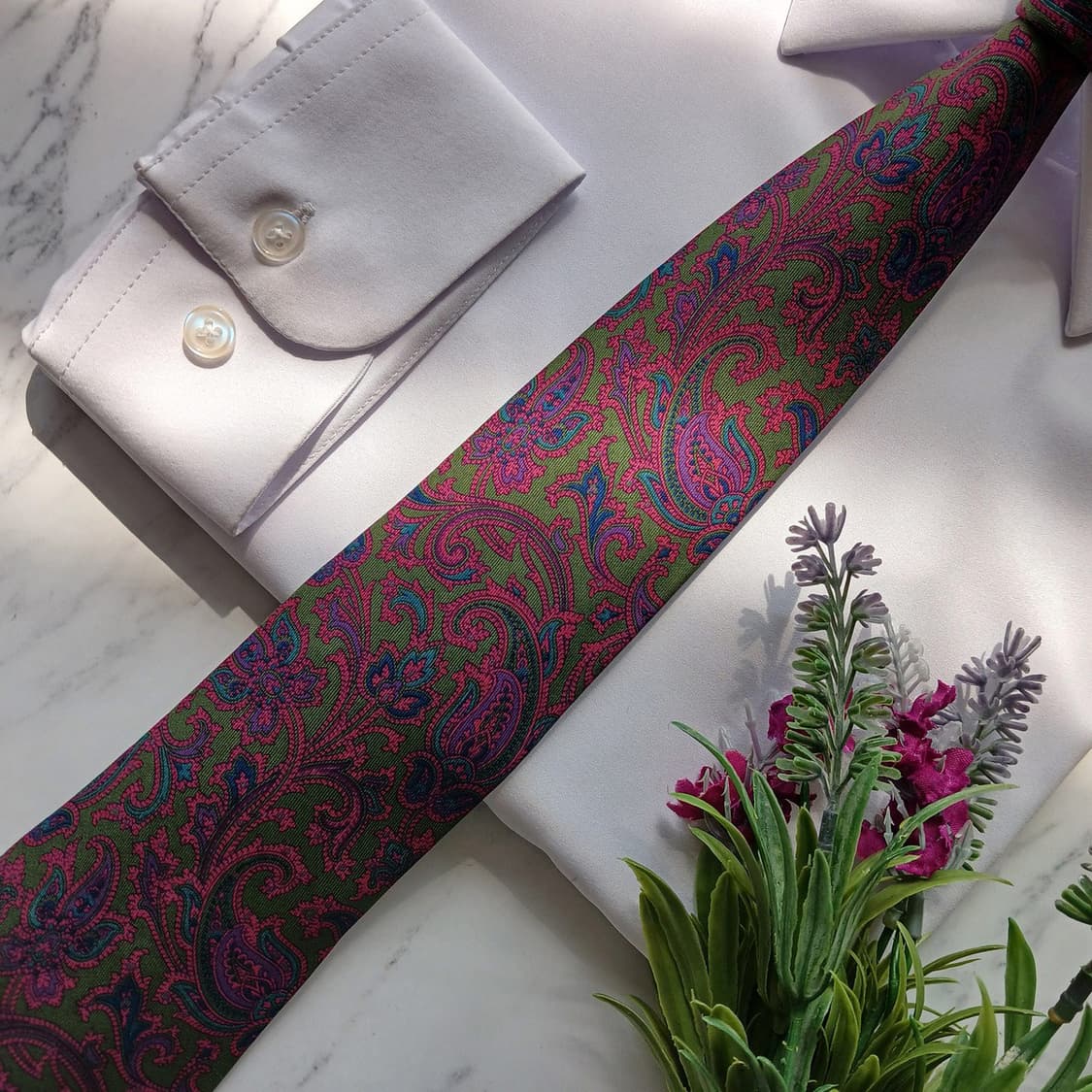 던힐 실크 올리브 그린 페이즐리 넥타이 8cm S~A+등급 E892
 상품이미지6