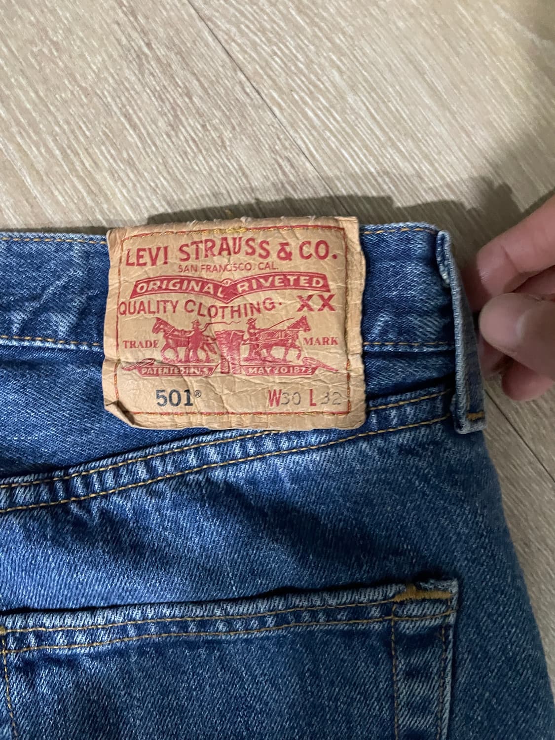 리바이스 Levis 30x32 유럽 (벨기에) 501 중청 - 연청 상품이미지3