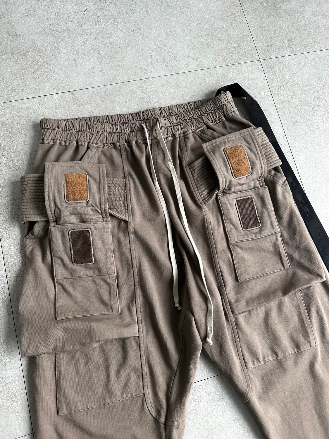 릭오웬스 23FW 크리치 카고팬츠 더스트 상품이미지2