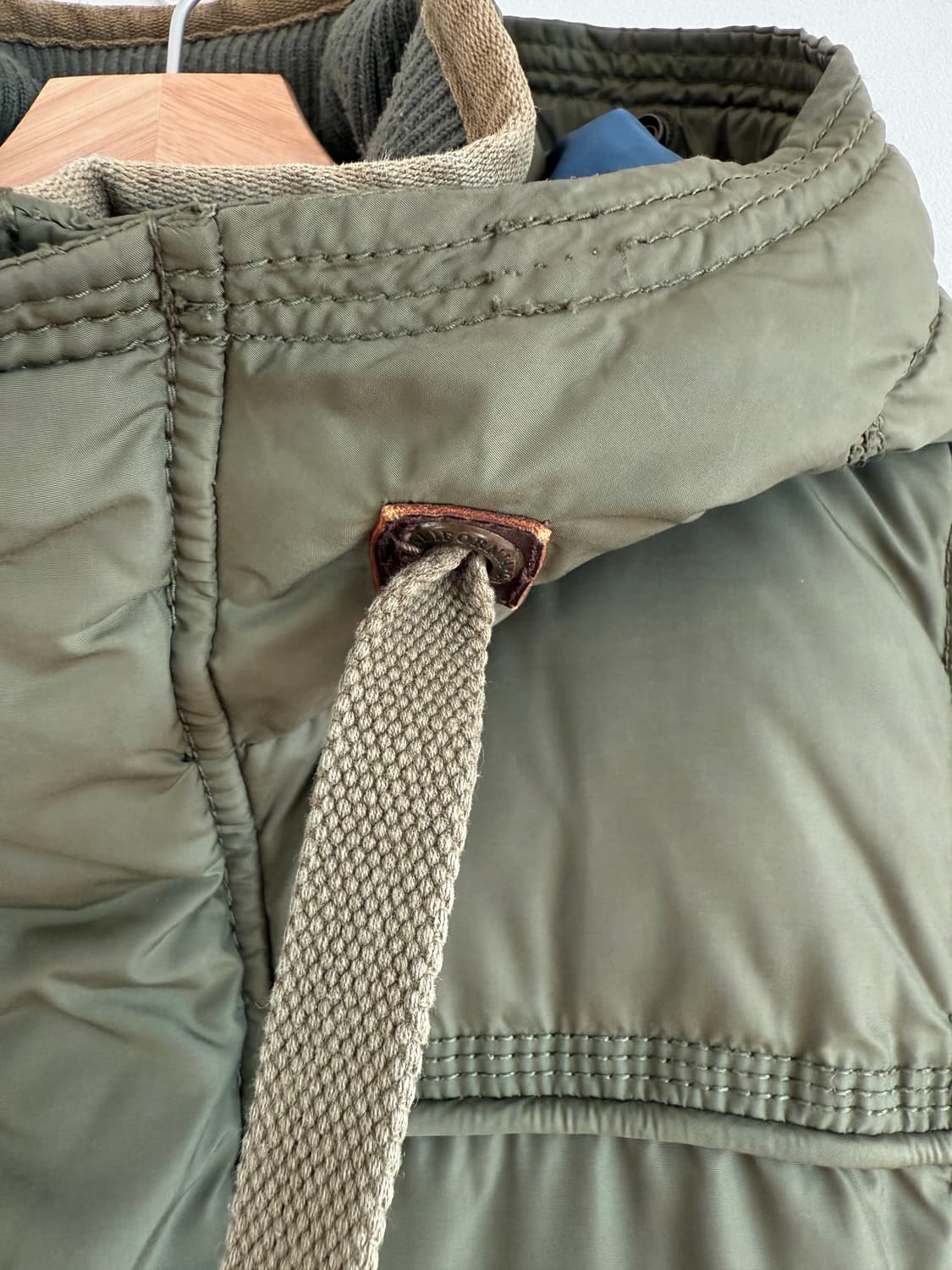 후아유(WHO.A.U) 패딩 베스트 상품이미지6