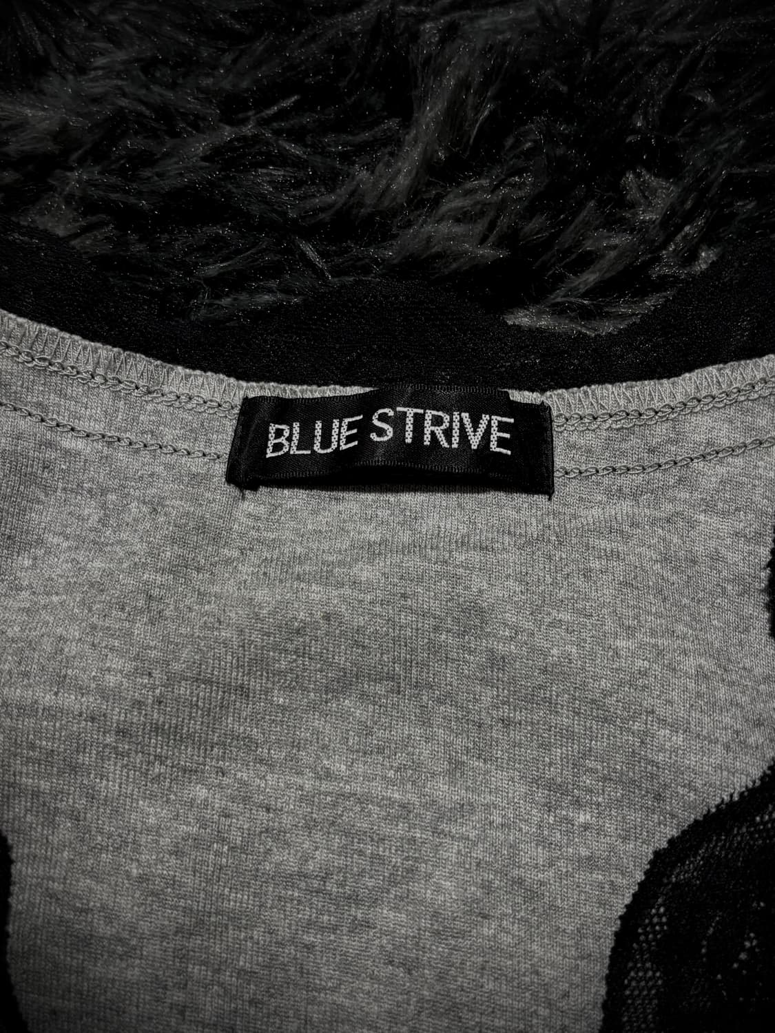 BLUE STRIVE 레이스 디테일 그레이 스컬 프린팅 슬리브리스 상품이미지9