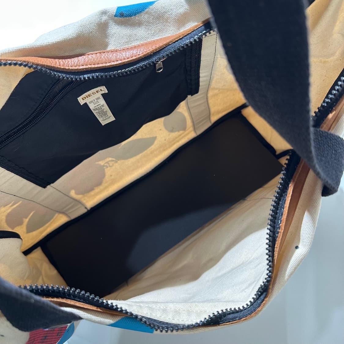 디젤 플라워 캔버스 숄더백 상품이미지4