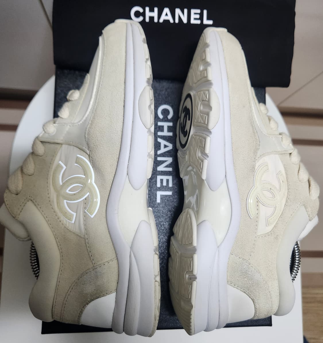 [정품]샤넬 스니커즈 운동화 CC로고 크루즈 테니스 38 새상품급 한정판 상품이미지3