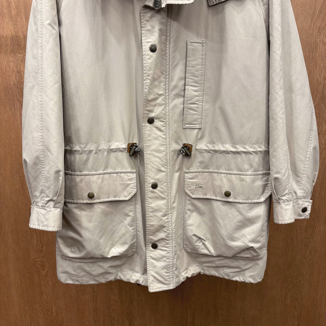 버버리 하이넥 야상 자켓 드로우 스트링 안감 탈부착 디테일 루즈핏 베이지 상품이미지5