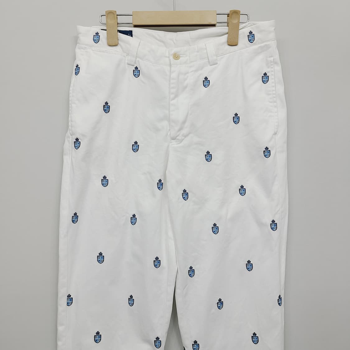 [정품] 폴로 랄프로렌 방패 로고 자수 화이트 치노 팬츠 상품이미지3
