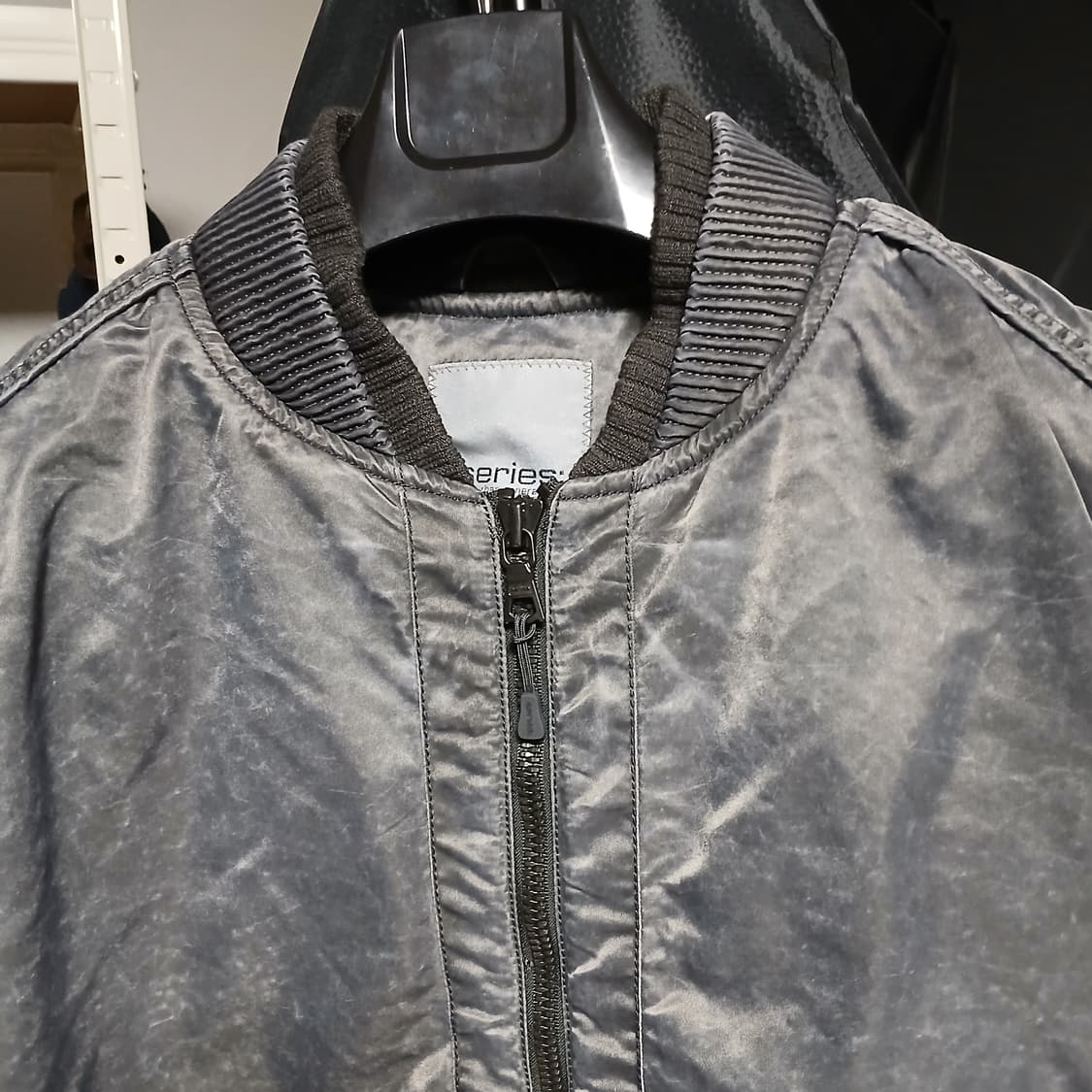 series 시리즈 구스다운 항공점퍼 패딩 다운 자켓 차콜 실버 워싱 상품이미지10