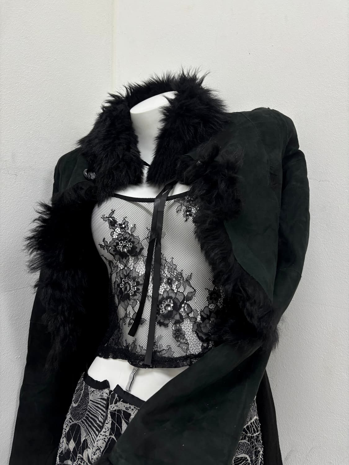 “Vintage” V-Kei Mood Fur Trimming Short  상품이미지3