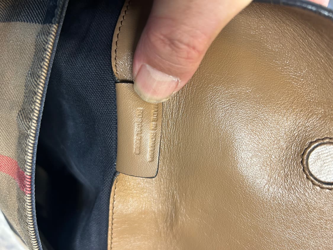 정품 버버리 하우스체크 스몰 맥켄 크로스백팝니다 상품이미지7