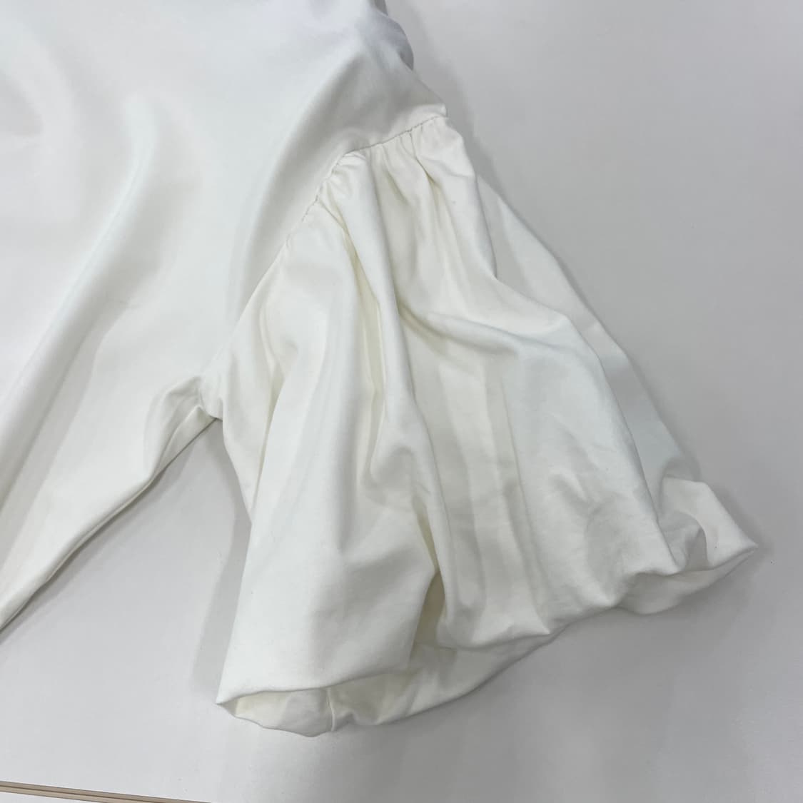 코스 여성F 벌룬 슬리브 반팔 티셔츠 상품이미지3