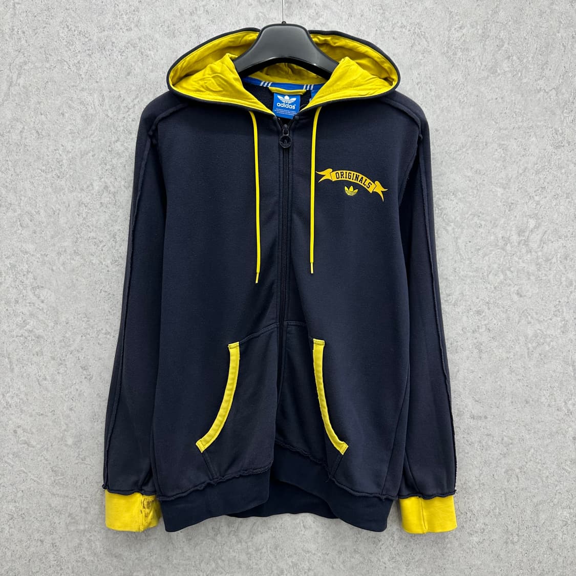 100 아디다스 남자 대장급 빅로고 후드집업 상품이미지1