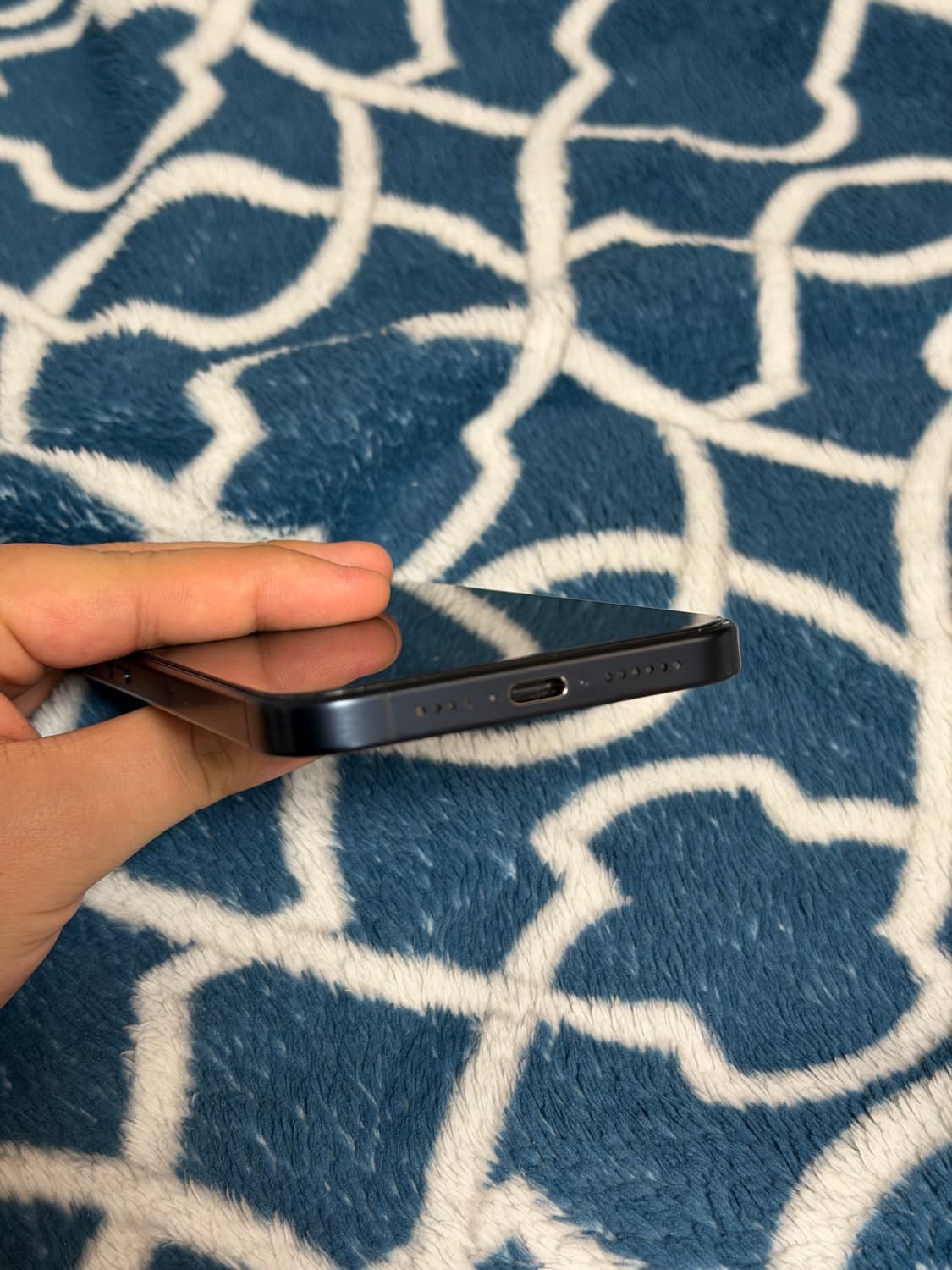 아이폰 15 Pro Max 블루 상품이미지4