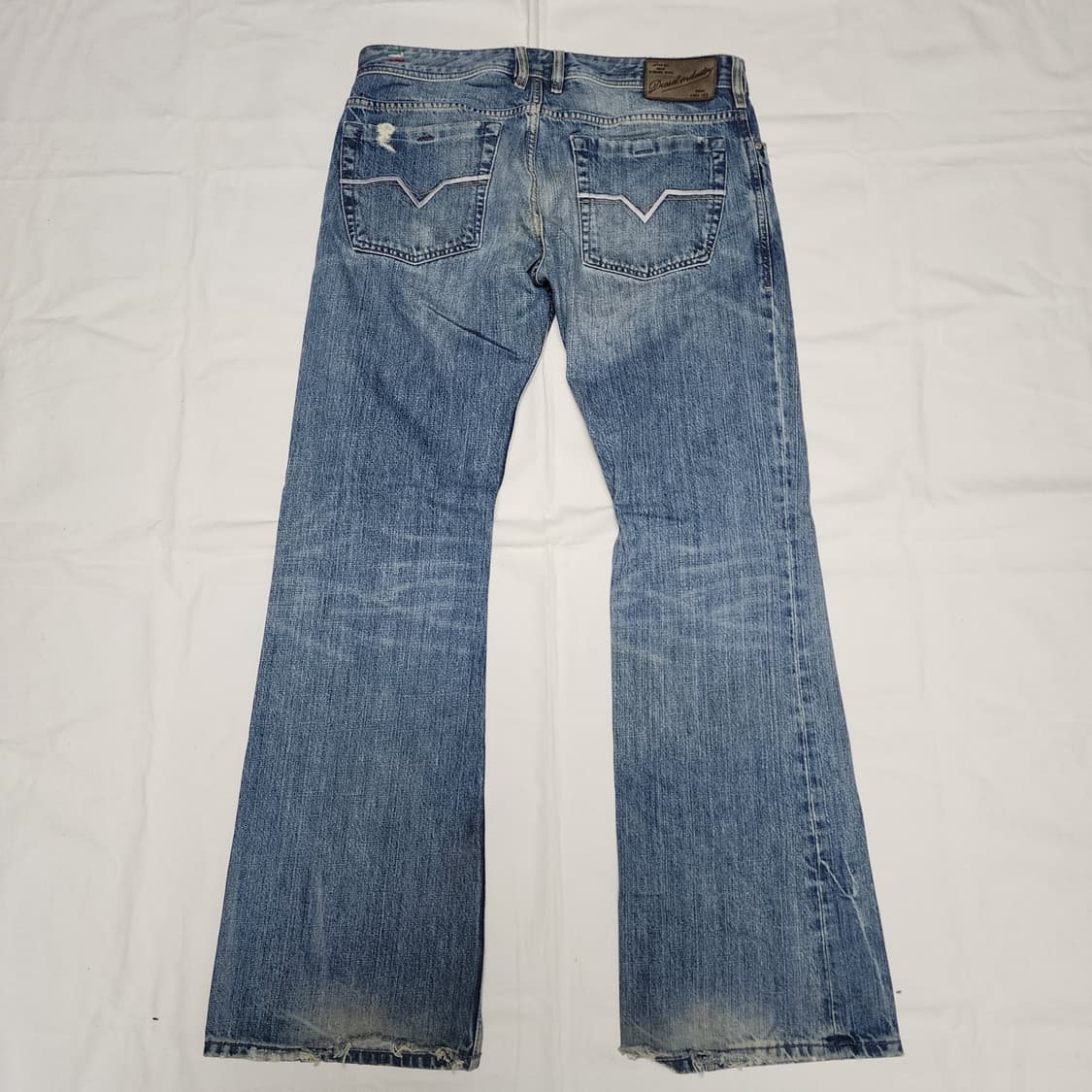 DIESEL ZATHAN 워시드 빈티지 연청 데님팬츠 상품이미지2