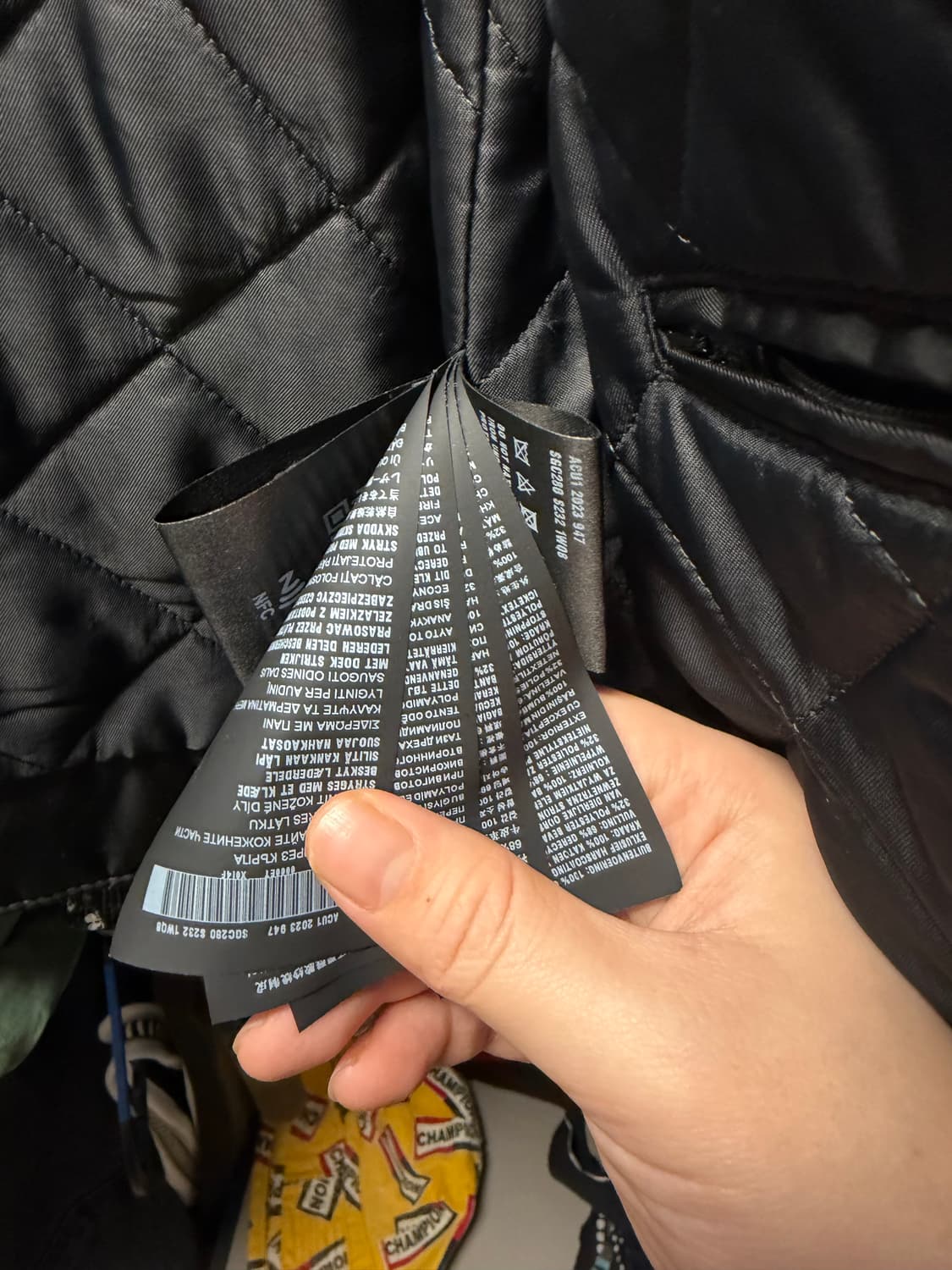 프라다 리나일론 블루종 자켓 판매합니다 상품이미지4