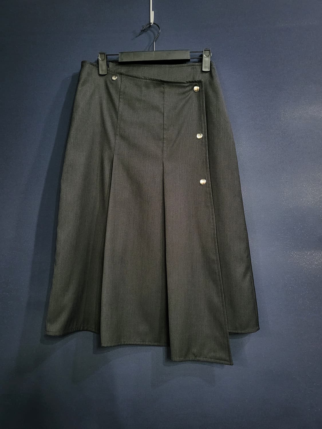 로우 클래식 랩 언발란스 스커트 상품이미지1