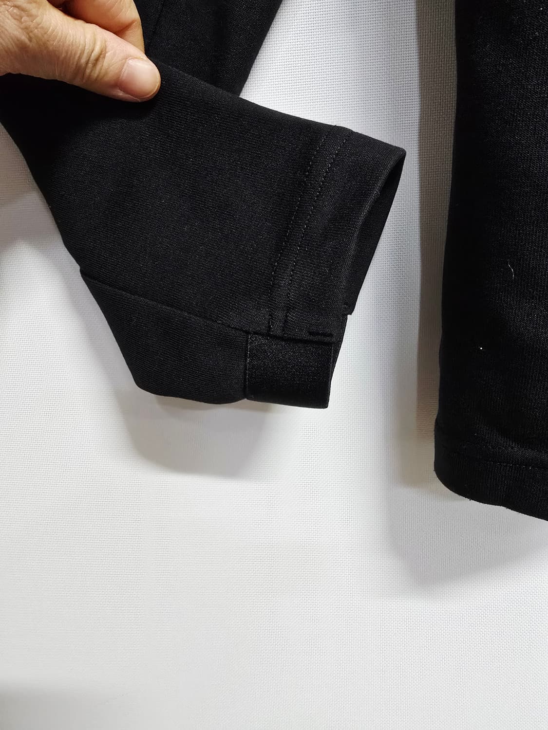 데상트 블랙 풀집업 자켓 상품이미지4