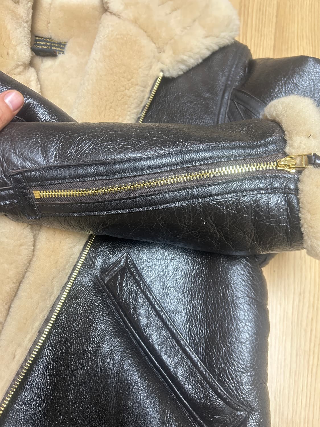 콕핏 톰하디 무스탕48 상품이미지4