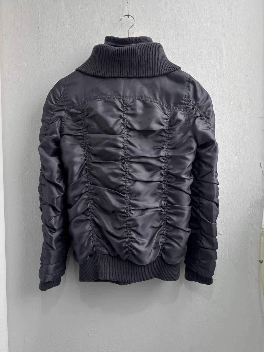 Shirring Detail High-neck Padded Jacket 상품이미지6