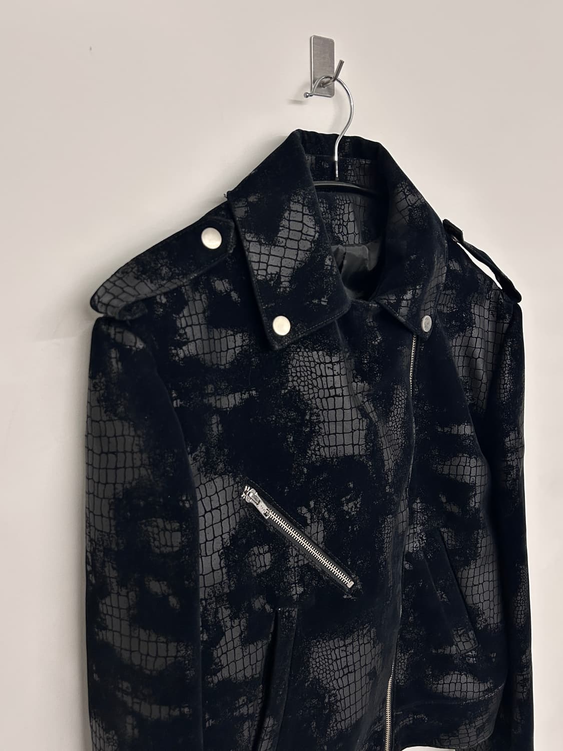 파이톤 패턴 라이더 자켓 상품이미지4