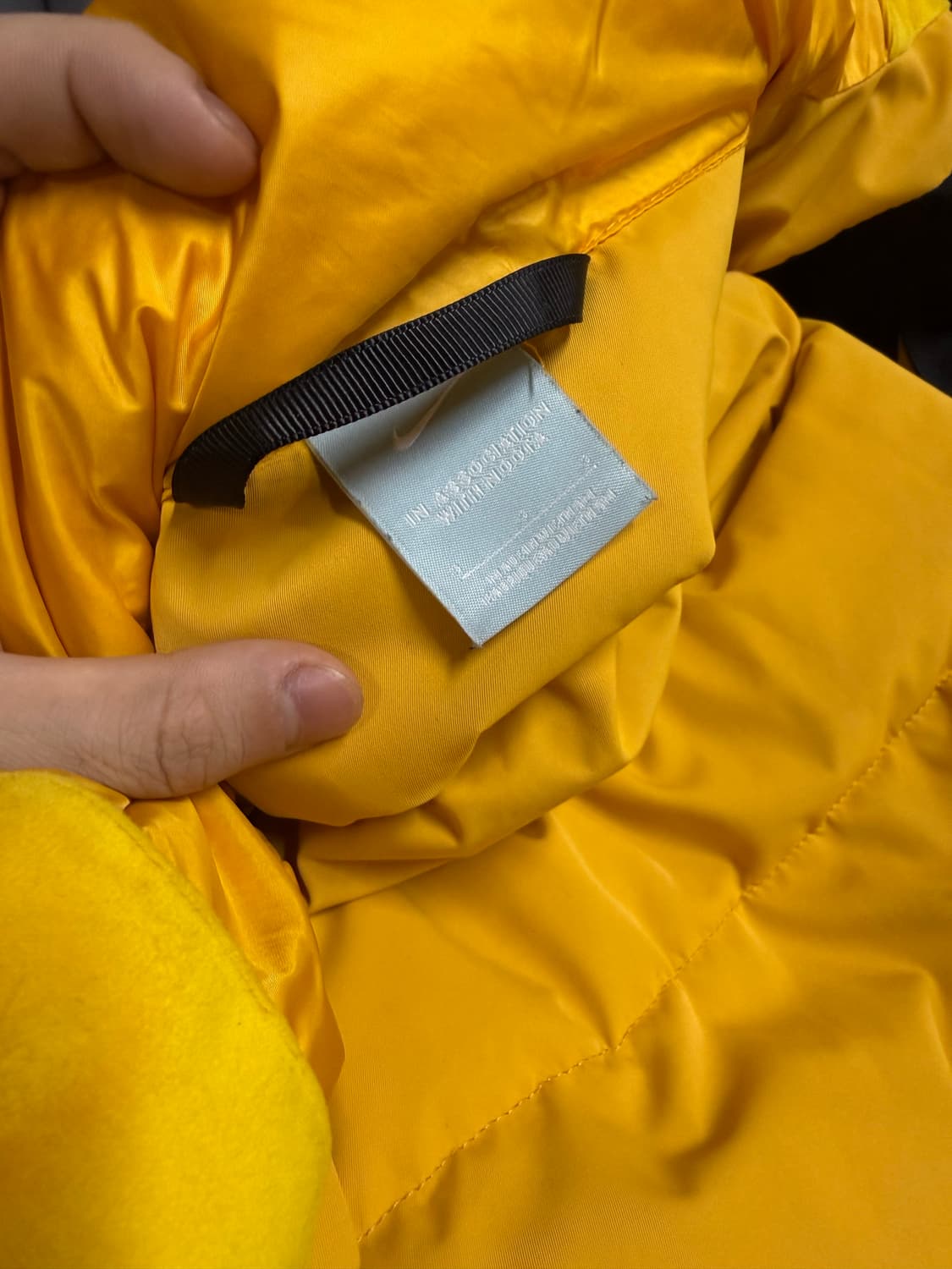 나이키x녹타 푸퍼자켓 유니버시티 골드 s~m 상품이미지4