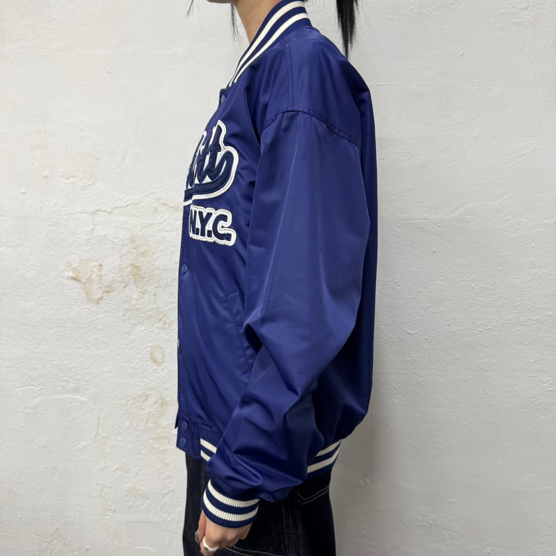 쇼트(Schott) 22ss 블루컬러 스펠링 로고 나일론 바시티 자켓 상품이미지2