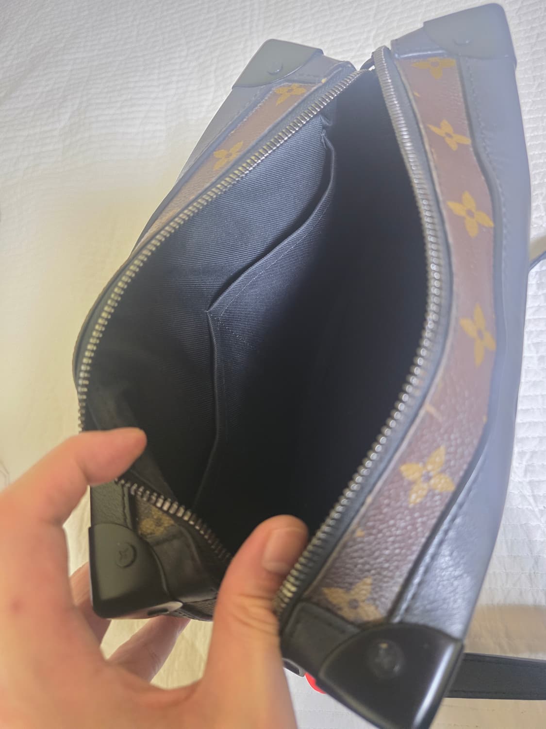 루이비통 버질아블로 소프트 트렁크 백
 상품이미지8