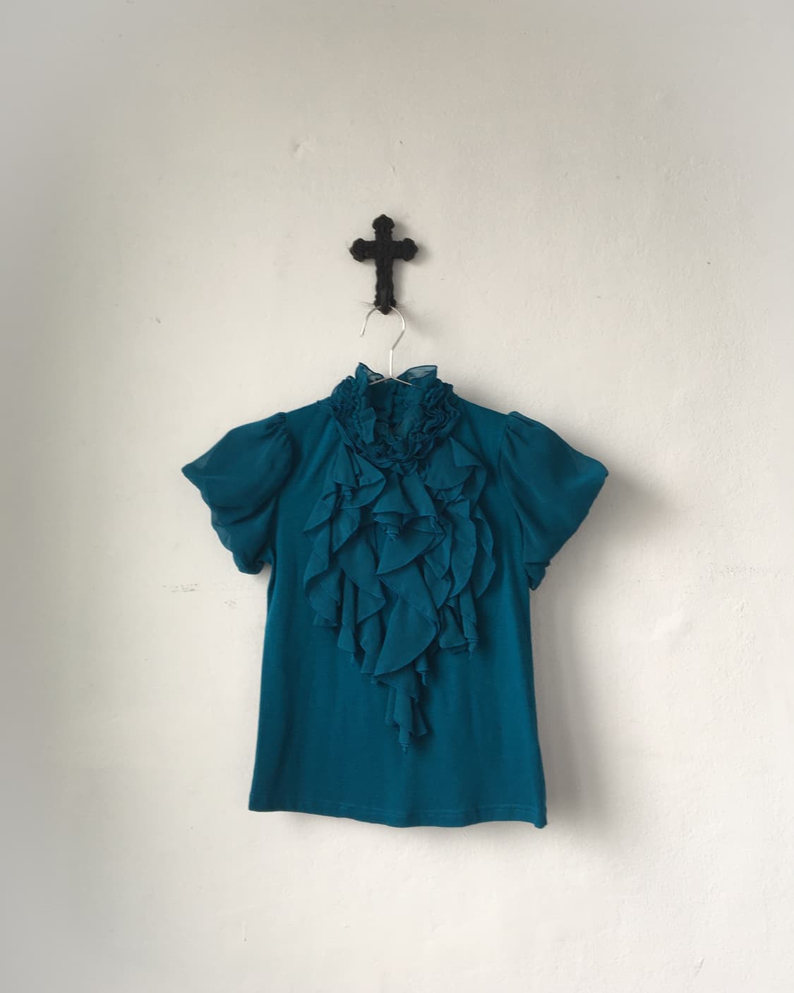 Ruffle point high neck top 상품이미지2
