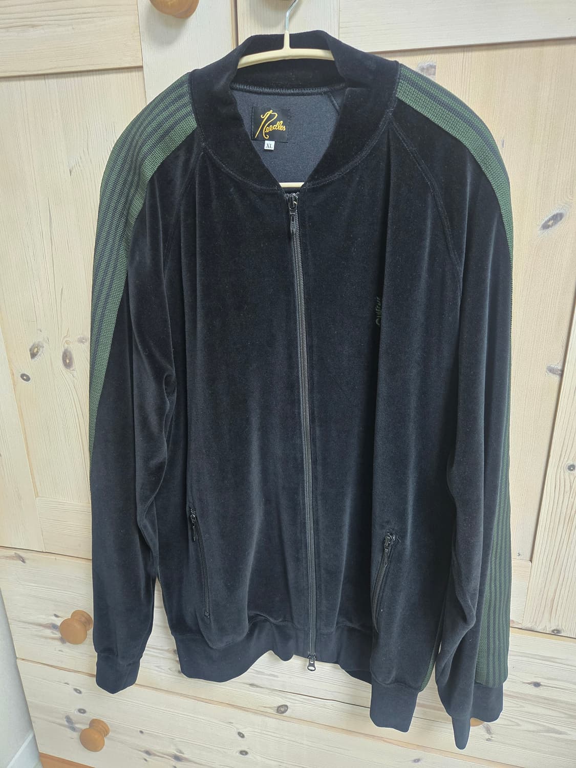 니들스 벨벳트랙자켓 져지 상품이미지1