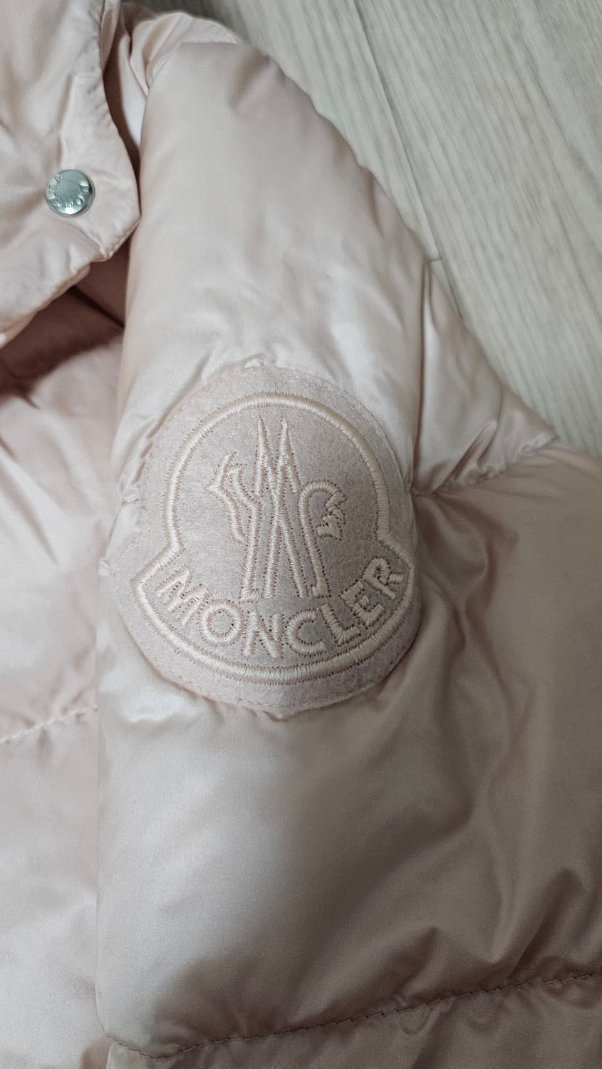 [A] 몽클레어 푸퍼 다운패딩 점퍼 14y (성인 m 가능) 상품이미지4