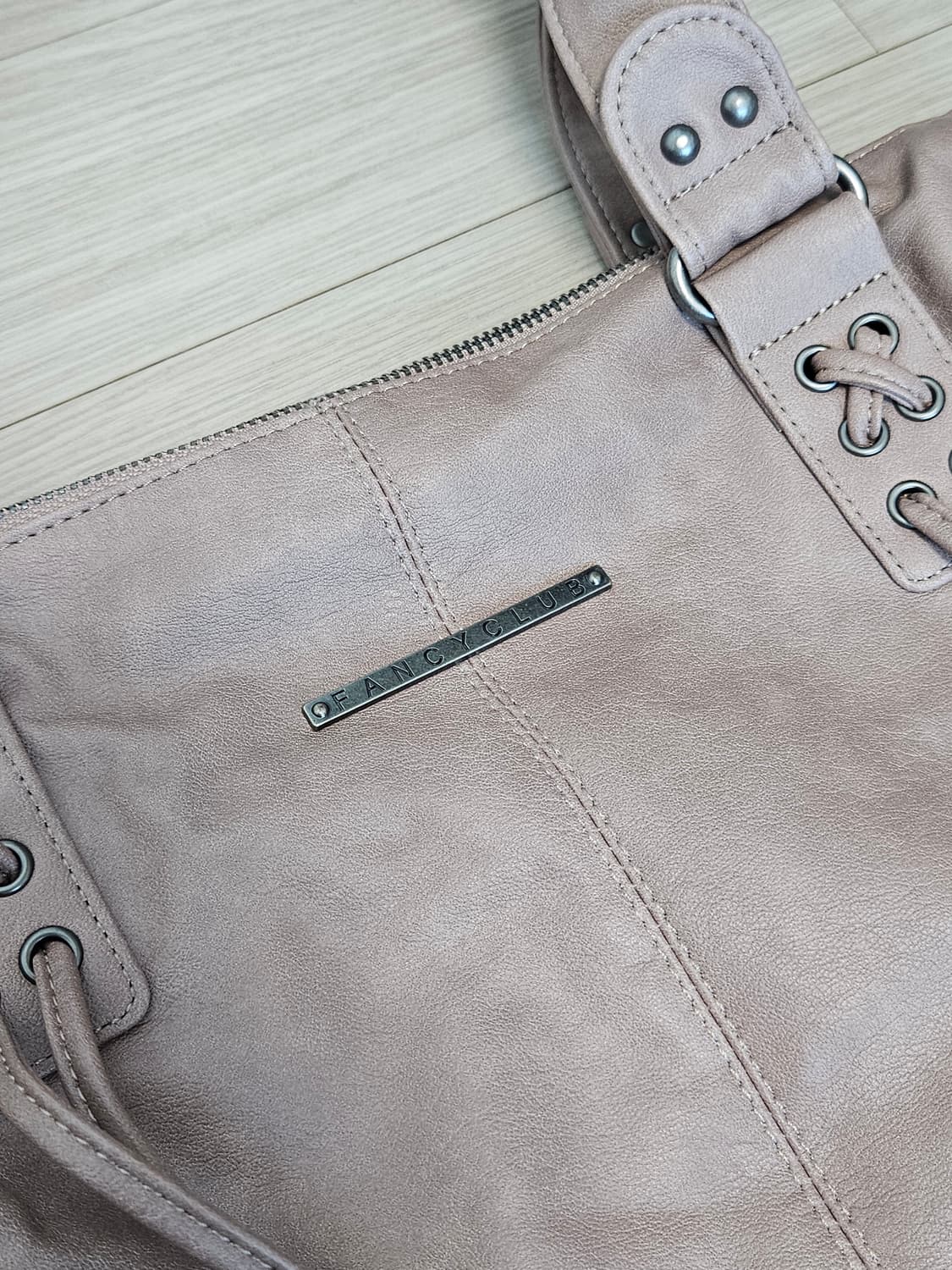 팬시클럽 벨티드 워싱 레더백 (BABY PINK) 핑크 상품이미지3