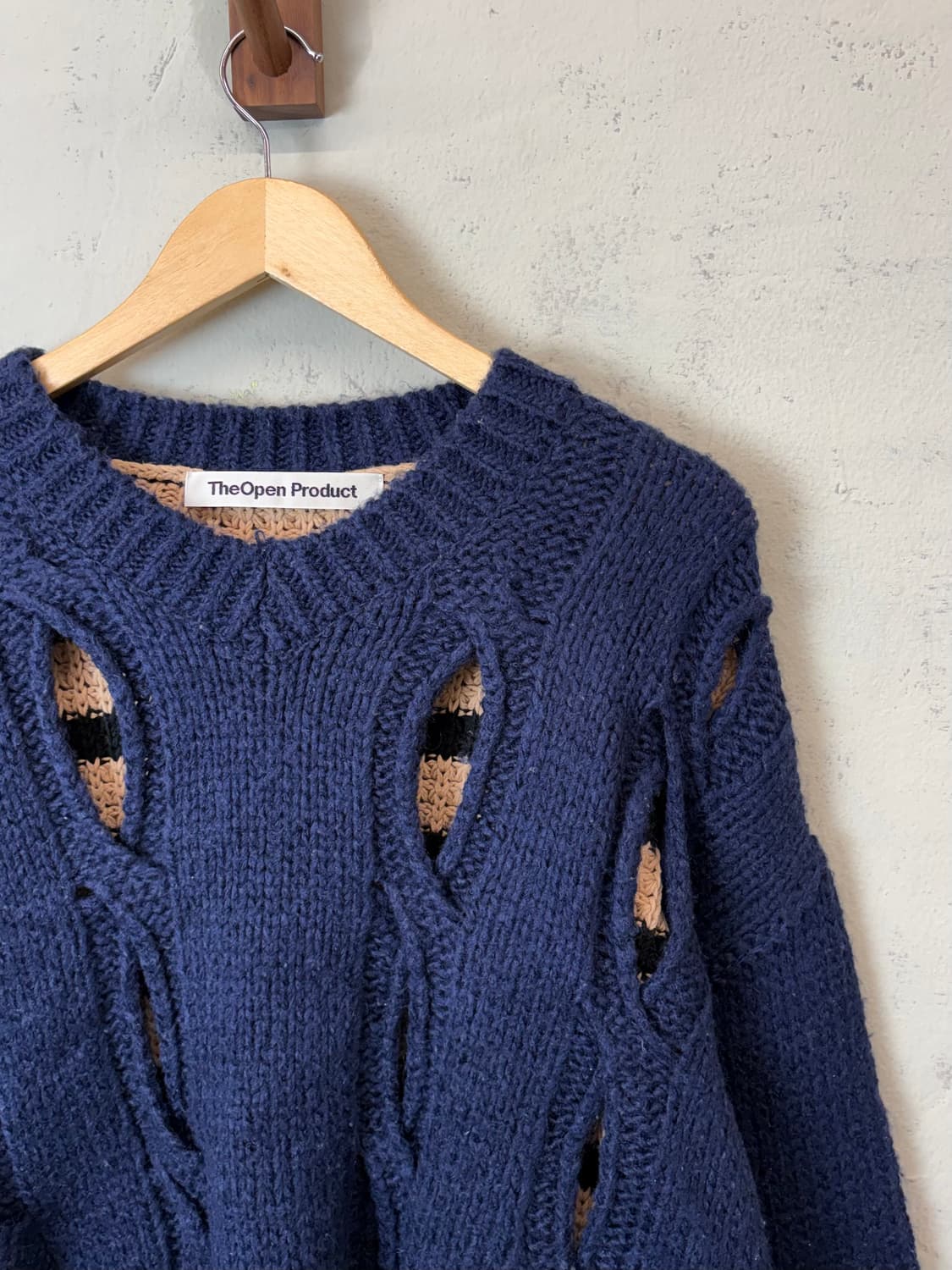 더오픈프로덕트 컷아웃 니트 상품이미지3