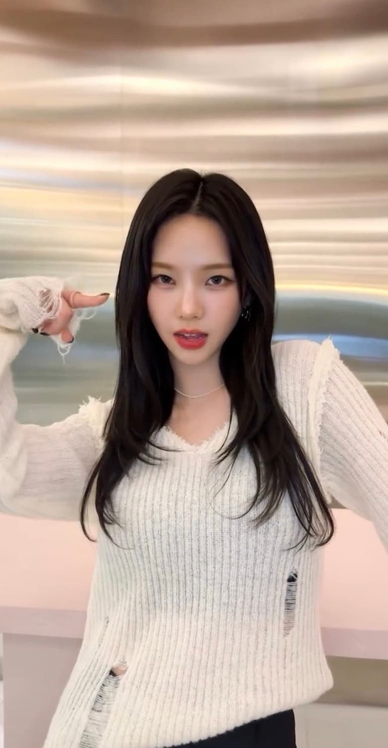 Aeed DISTRESSED FRINGE V-NECK KN 상품이미지2