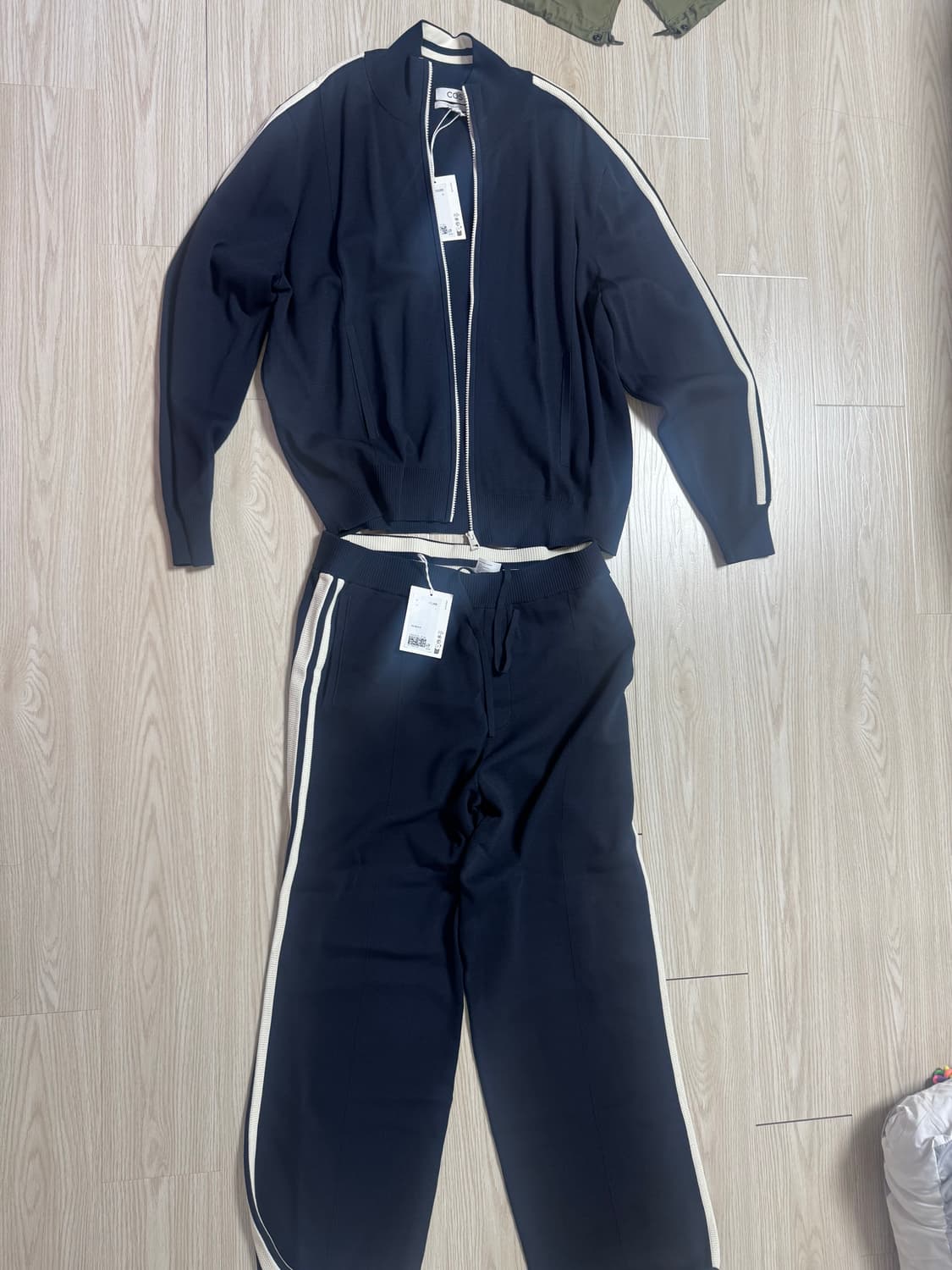 Cos 코스 니트 트레이닝재킷, 니트트레이닝팬츠 세트 XL 상품이미지1