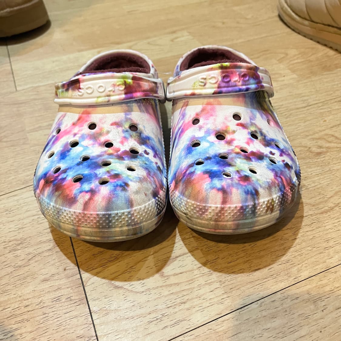 (235~240mm) 크록스 클래식 라인드 타이다이 클로그 털 슬리퍼 상품이미지5