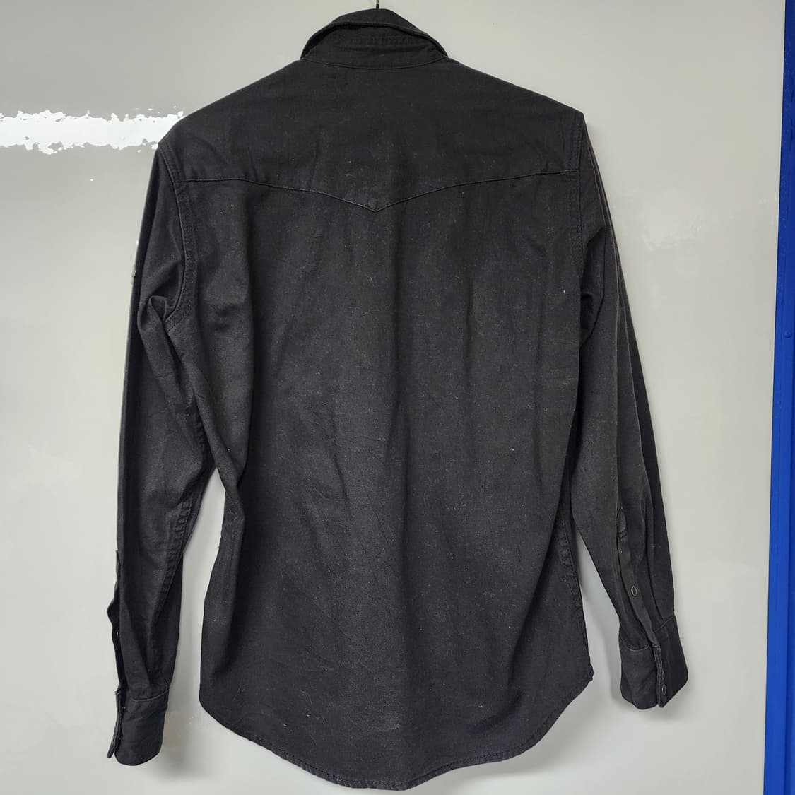 유니클로(Uniqlo) 패치 블랙와이셔츠 상품이미지3