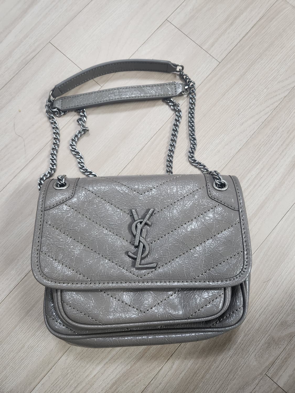 니키 그레이 숄더백 상품이미지1