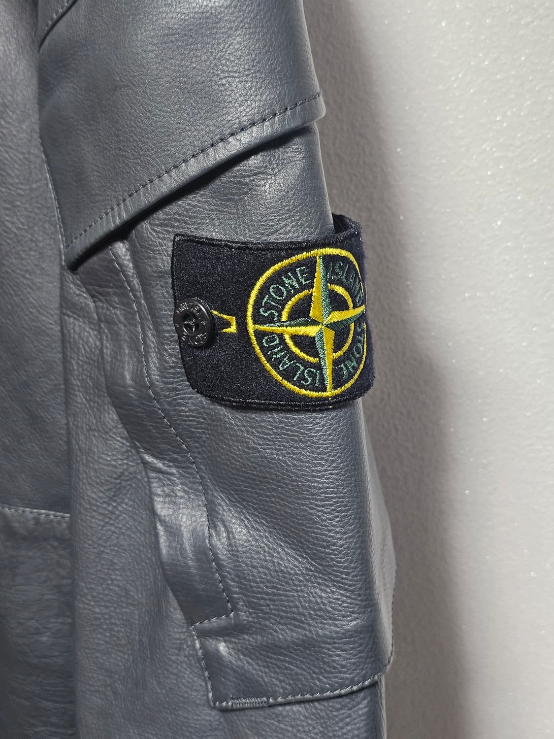 스톤아일랜드 OPAQUE LEATHER 자켓 상품이미지3