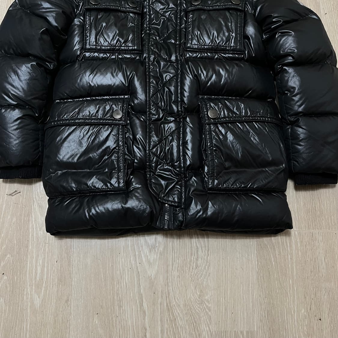 디젤 키즈 와펜 다운 후드패딩 점퍼 유광 블랙 6세 상품이미지9