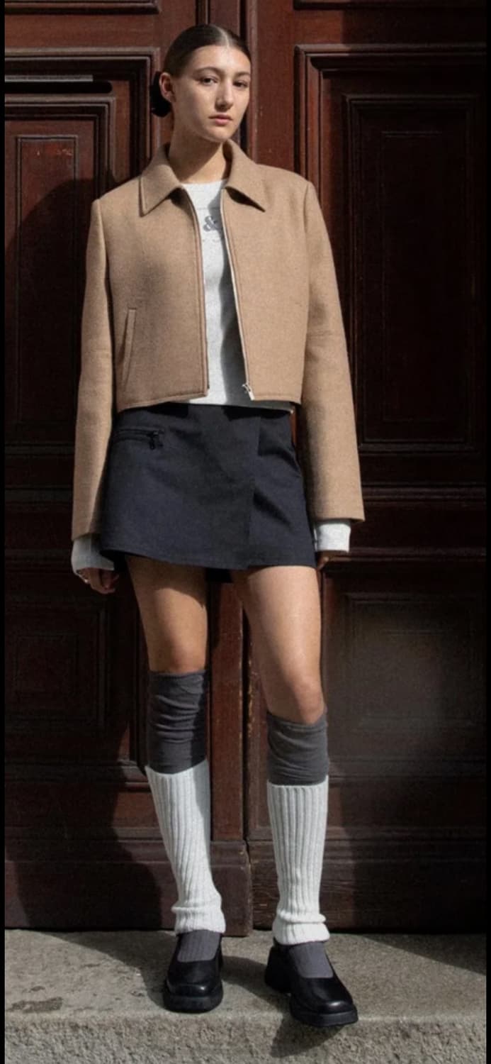 레이브 23SS 블랙 미니스커트 상품이미지1