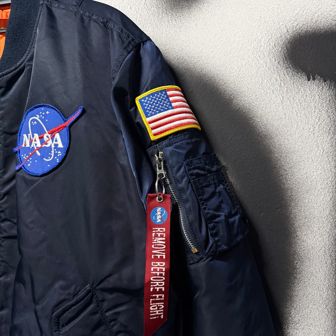알파인더스트리 x 나사 풀 패치 리버시블 Ma-1 플라이트 봄버 자켓 상품이미지4