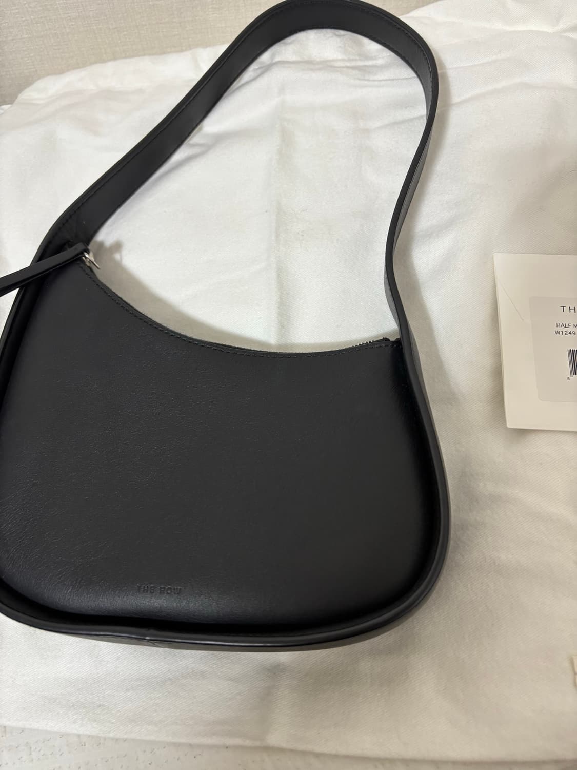 The row 더로우 하프문 하프문백 블랙 상품이미지3