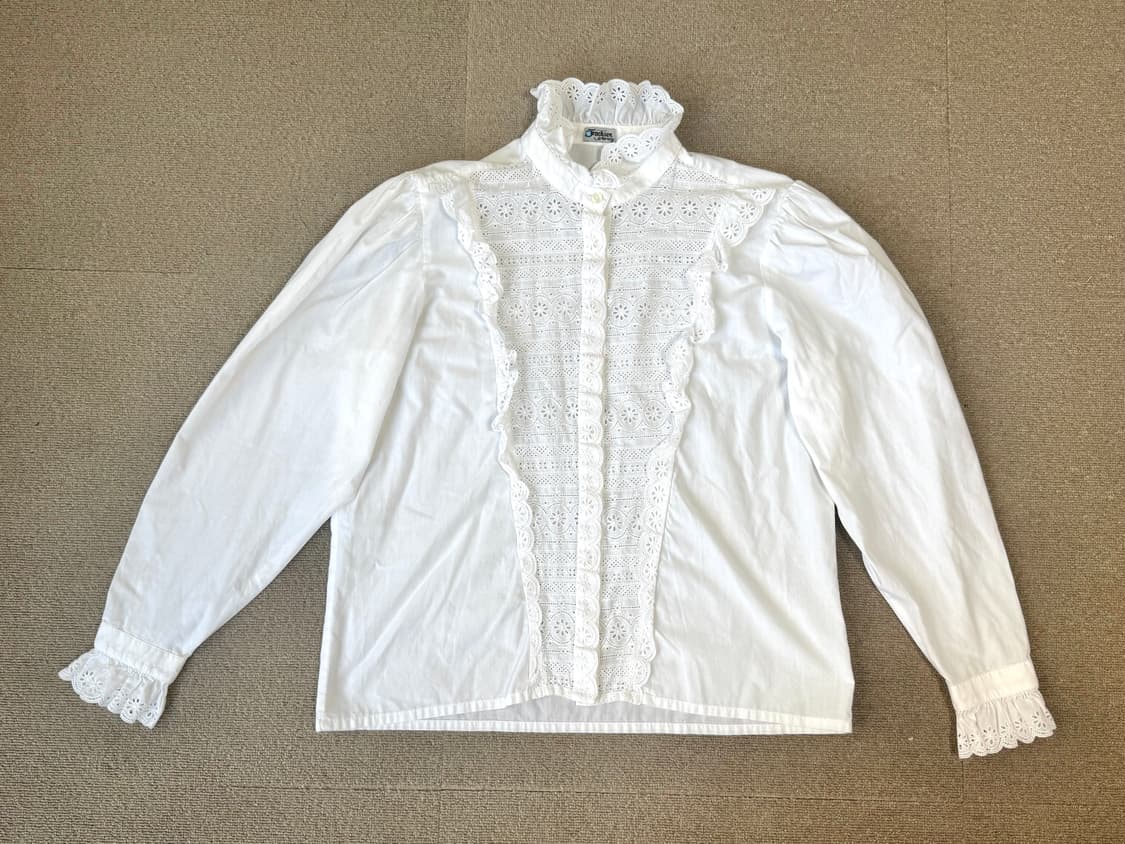 오스트리아 유럽 화이트 펀칭 블라우스 상품이미지1