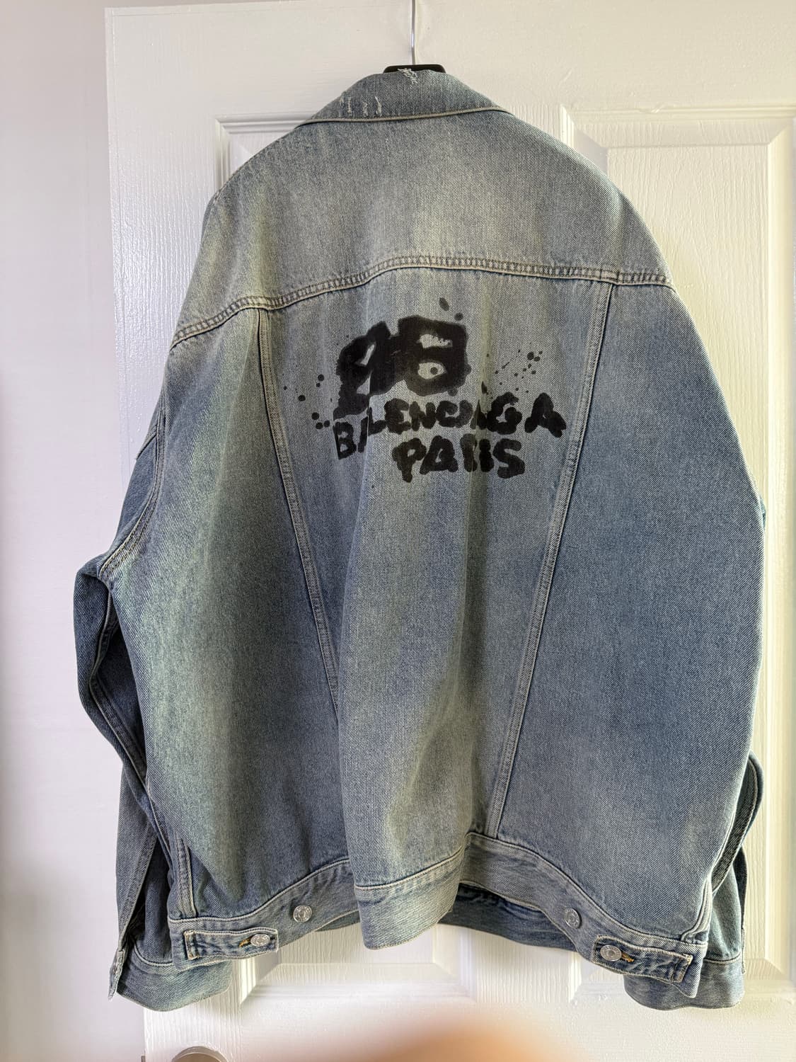 발렌시아가 오버사이즈 데님 자켓 HAND DRAW SUN BLEACHED 상품이미지2