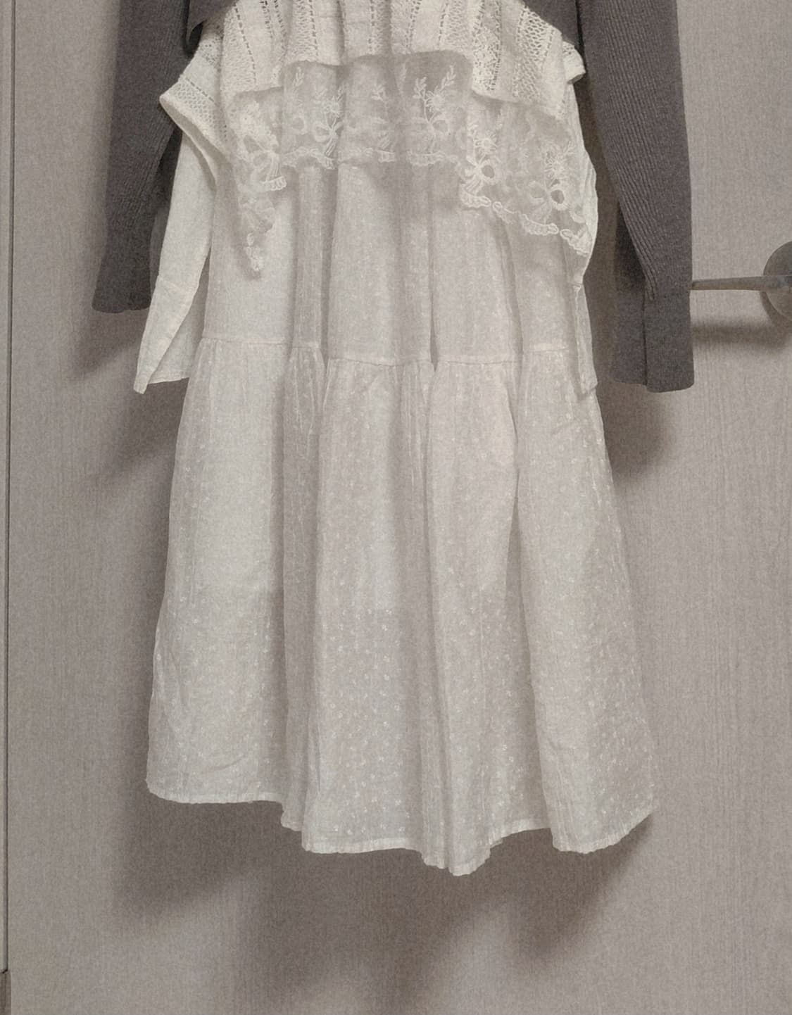 잔꽃 화이트 롱 스커트 상품이미지1