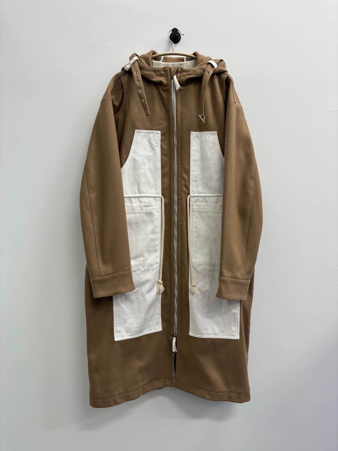 쿠시코크(KUSIKOHC) 23SS 'Fantasy' 런웨이 패널 파카 상품이미지1