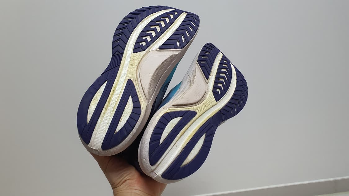 써코니 템퍼스 런닝화 265 상품이미지9